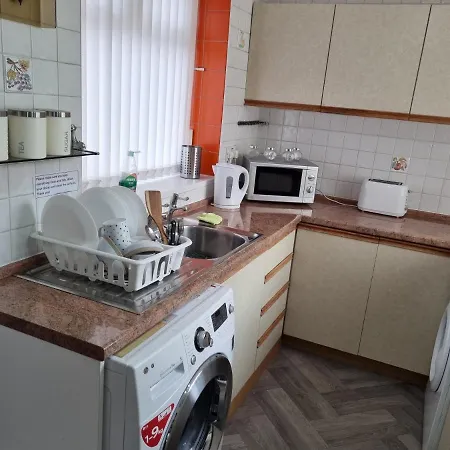 Luxury Double Bed With Private Bathroom, Netflix, Work Space And Wifi Leeds  Exterior photo