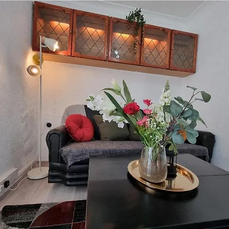 Luxury Double Bed With Private Bathroom, Netflix, Work Space And Wifi Leeds  Exterior photo